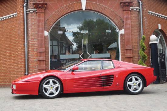 Ferrari testarossa Sir Eltona Johna na dražbi