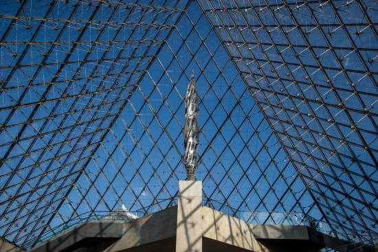 Mercedes-Benz sodeluje z muzejem Louvre